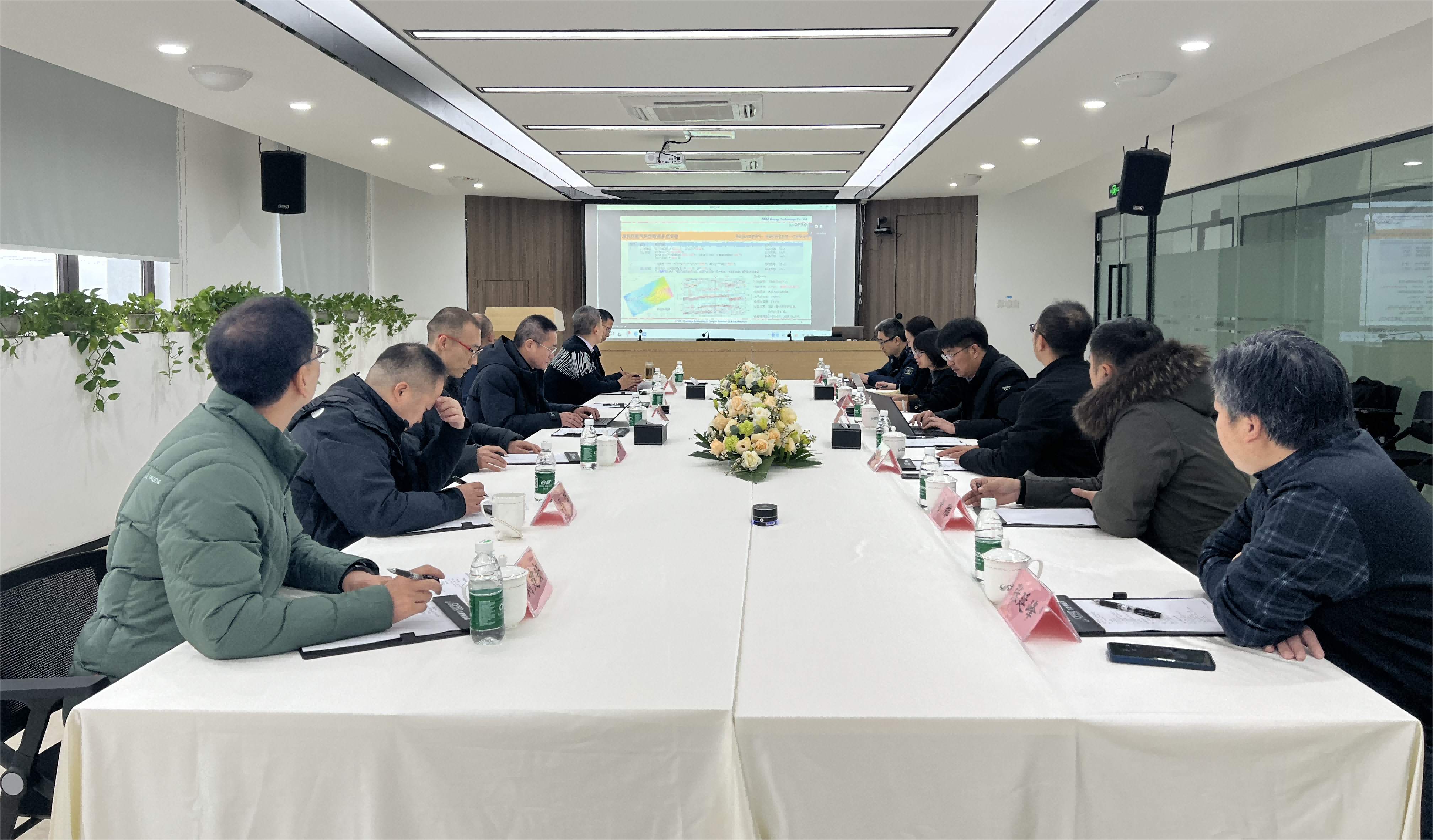 鑫泰集團副總裁、亞美能源總經理龔池華一行蒞臨萬普隆考察調研 鑫泰集團副總裁、亞美能源總經理龔池華一行蒞臨萬普隆考察調研